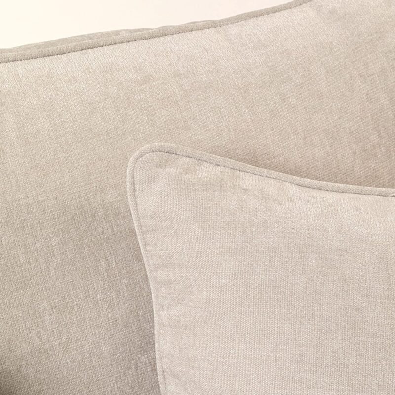 Kare Design — Test du canapé beige façon nuage : coussins à gogo, confort assumé