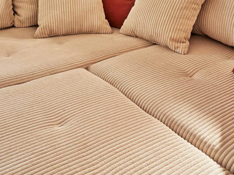 Test du canapé d’angle 7 places Lisa Design Rune en velours côtelé (beige)