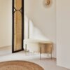 Banquette Allister Maisons Du Monde : une banquette coffre beige compacte qui joue double jeu - Canapé Maisons du Monde