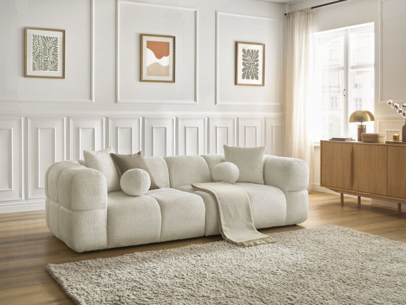 canape-cristina-bobochic-un-3-places-droit-matelasse-qui-joue-la-carte-du-cocooning-chic_1-1.jpg Canapé Cristina Bobochic : un 3 places droit matelassé qui joue la carte du cocooning chic - Canapé Bobochic