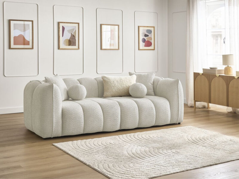 Canapé Denver Bobochic : un 3 places fixe en bouclette beige qui joue la carte du cocooning assumé - Canapé Bobochic