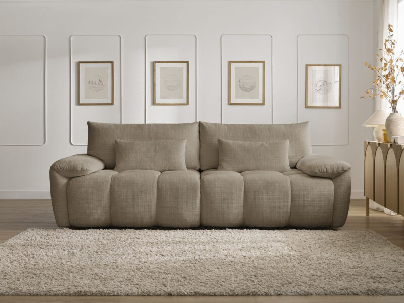 Canapé Ivane Bobochic : un 3 places droit en tissu texturé taupe pensé pour les grands salons - Canapé Bobochic