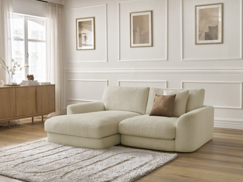 Canapé Leonore Bobochic : un angle fixe en bouclette beige taillé pour les salons qui veulent du moelleux sans se ruiner - Canapé Bobochic