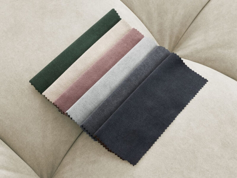 Canapé Mont-Blanc Bobochic : un 4 places droit en velours beige au design asymétrique assumé - Canapé Bobochic