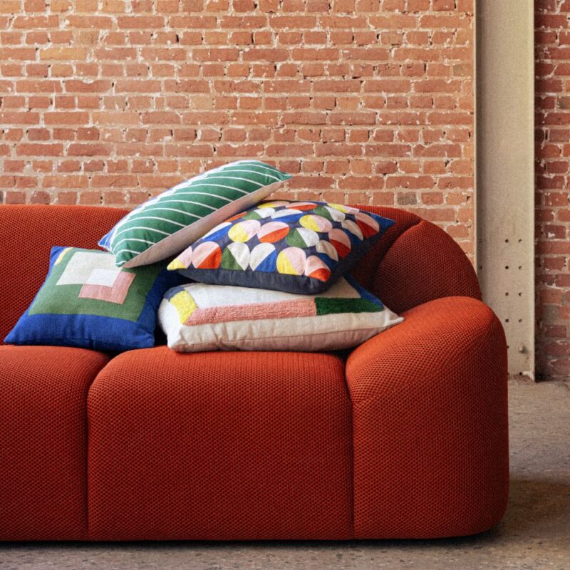 Canapé Play Maisons du Monde : avis complet sur le 2 ou 3 places en tissu mailles 3D, idéal pour les petits salons qui veulent un vrai effet déco sans compromis sur le confort